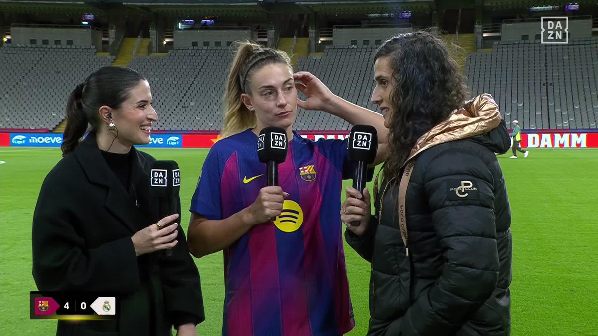 "Disfrutando, siendo feliz. Lo importante es seguir ganando, seguir compitiendo y seguir con este compromiso con las compañeras y el equipo" 🔊 El reencuentro de Alexia Putellas con Montse Tomé y sus palabras después de ganar al Real Madrid #LigaFenDAZN ⚽