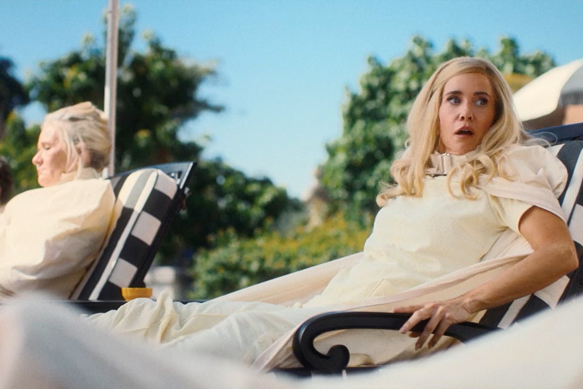 Wiggle your big toe. #PalmRoyale — Now Streaming