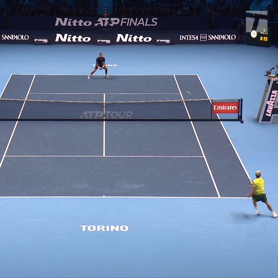 Carlos Alcaraz just hit a 111 mph forehand in Turin. One-hundred… ELEVEN. 🤯🤯🤯