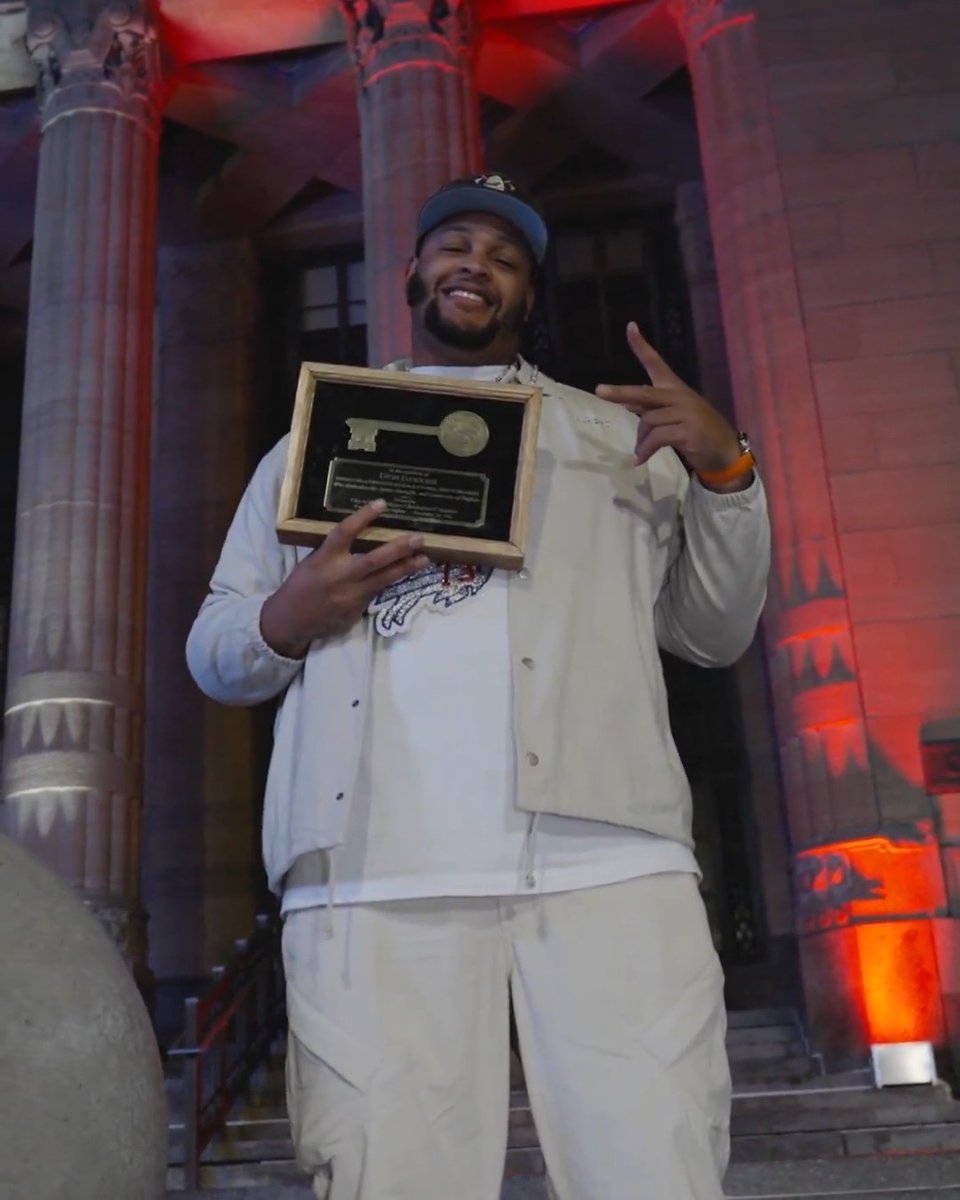 "Buffalo you are truly special. You guys are my family. You guys have my heart." - Dion Dawkins 🥹