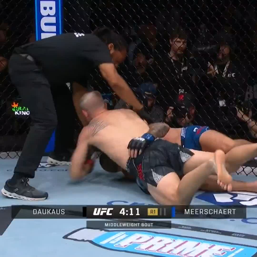 Wasted no time tonight 🚨 Kyle Daukaus gets the stoppage EARLY in round one! #VeChain #UFC322