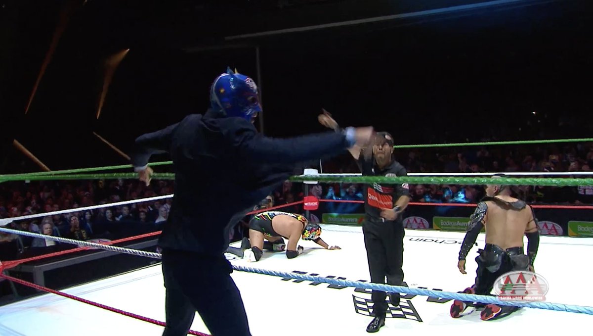 El Grande Americano no perdona y le cuesta la lucha al Hijo del Vikingo. ¡Triunfo para El Hijo del Dr. Wagner Jr.! #LuchaLibreAAA desde Showcenter