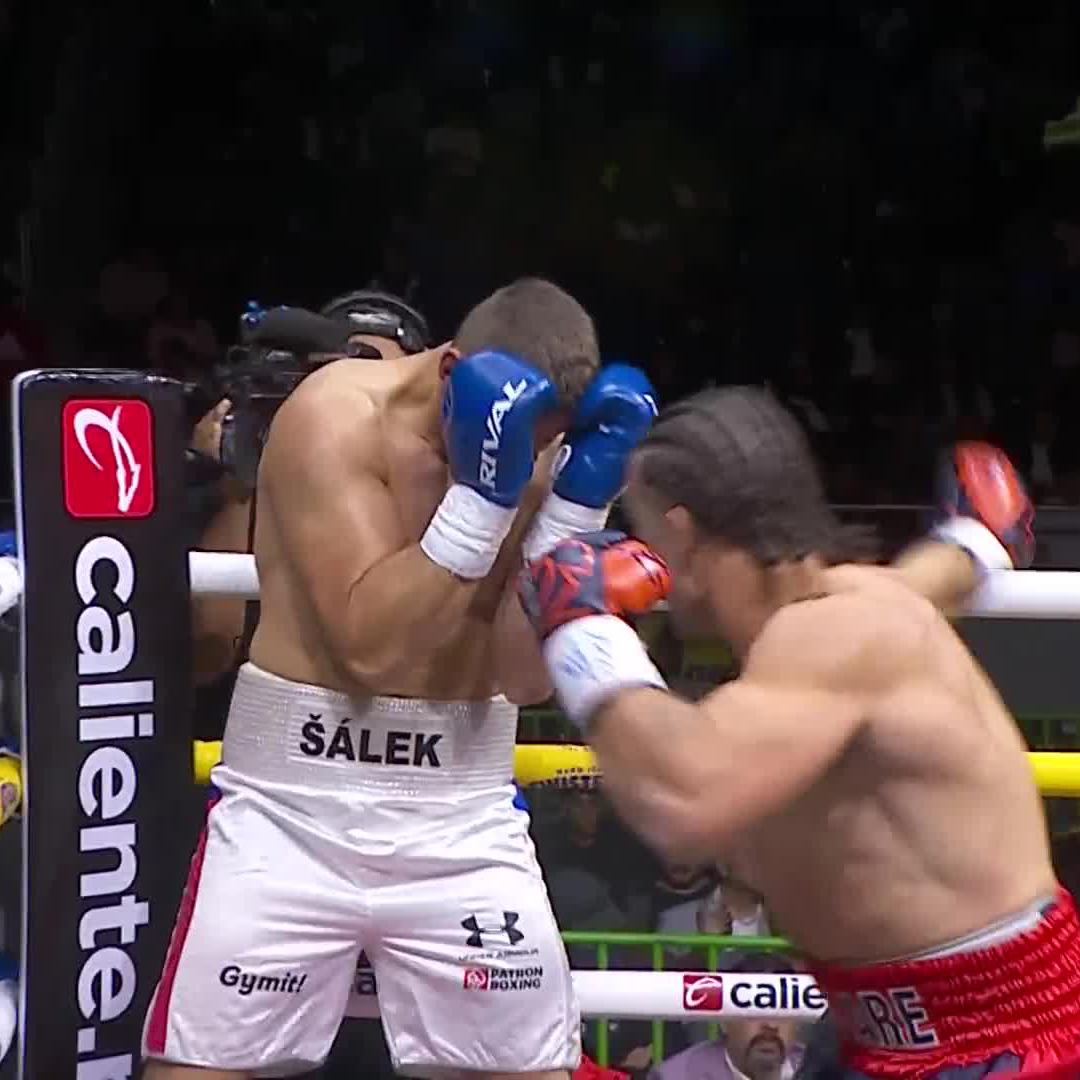 DAMAGE DONE 😳 @RichardTorrez21 gets the TKO victory after breaking Tomas Salek's nose in R1.