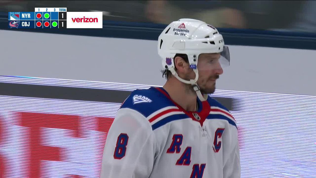 Captain Casual wins it for the Rangers in the shootout 😮💨