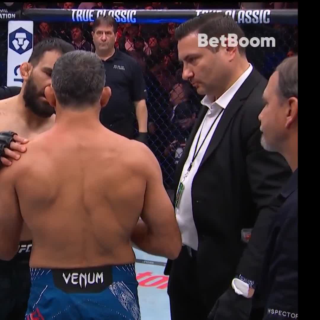 Se acabooooó en 15 segundos #VeChainUFC322