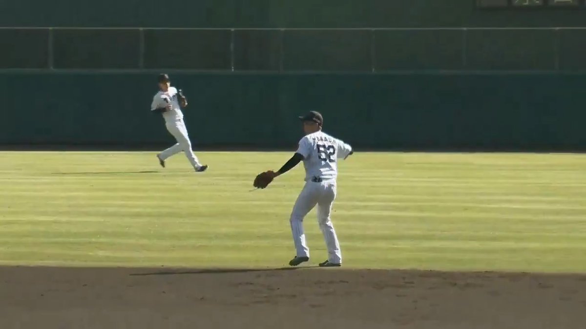 【安芸】 初回、山田選手がセカンドライナーを難なくキャッチ! #hanshin #虎テレ #阪神タイガース #秋季キャンプ 虎テレでは秋季キャンプをライブ配信