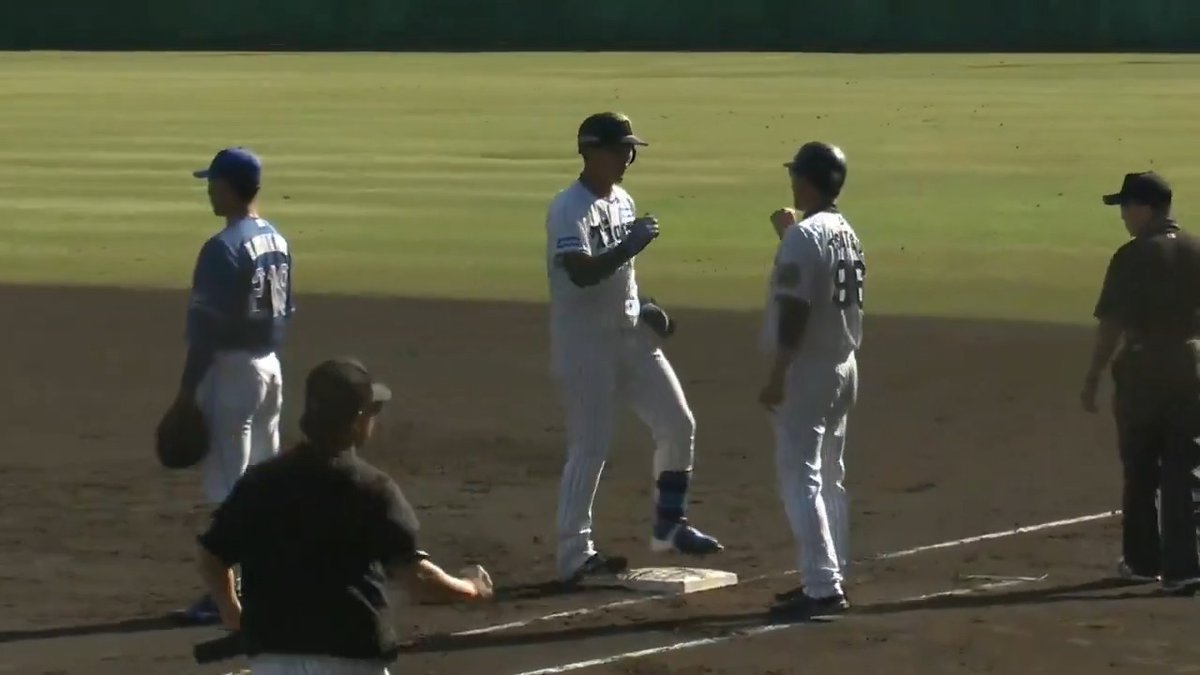 【安芸】 2回裏、野手転向後初ヒットを放つ西純選手！ #hanshin #虎テレ #阪神タイガース #秋季キャンプ 虎テレでは秋季キャンプをライブ配信