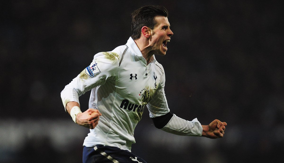 Tom Carroll puts it on a plate for Gareth Bale who effortlessly guides it into the top corner.