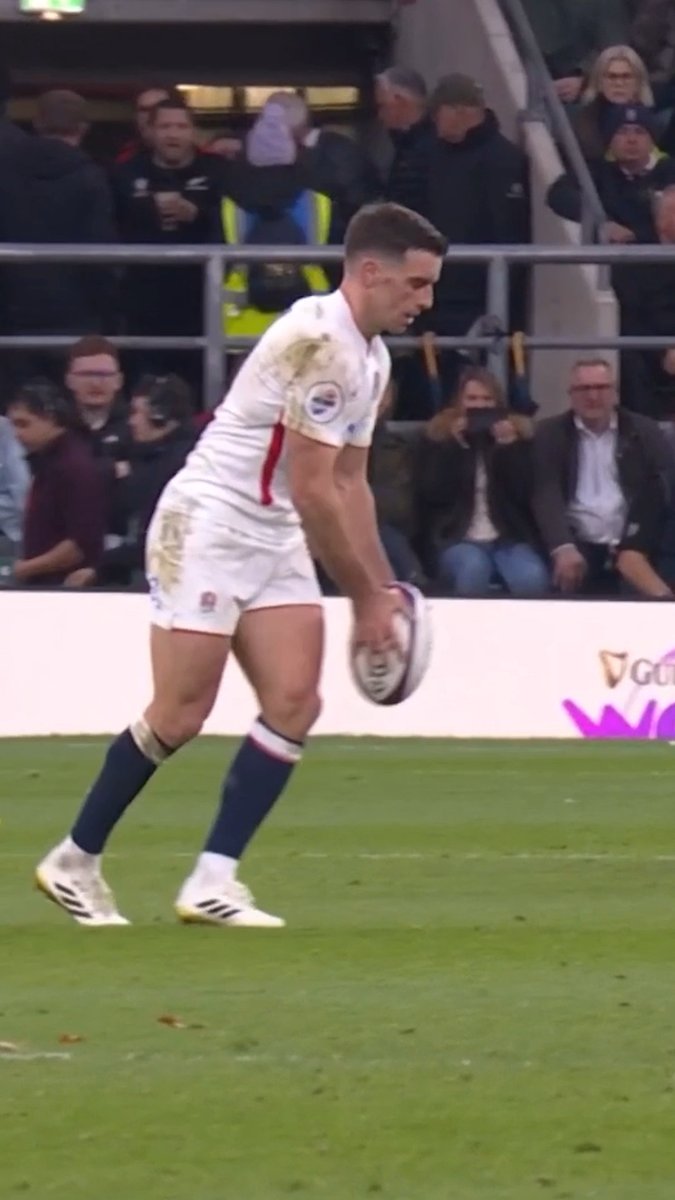 These two Ford drop goals are a great illustration of the benefit of practicing good technique. The quality of the two passes he receives are quite different, but the quality of his drop kick technique makes the outcome the same. #ENGvNZL