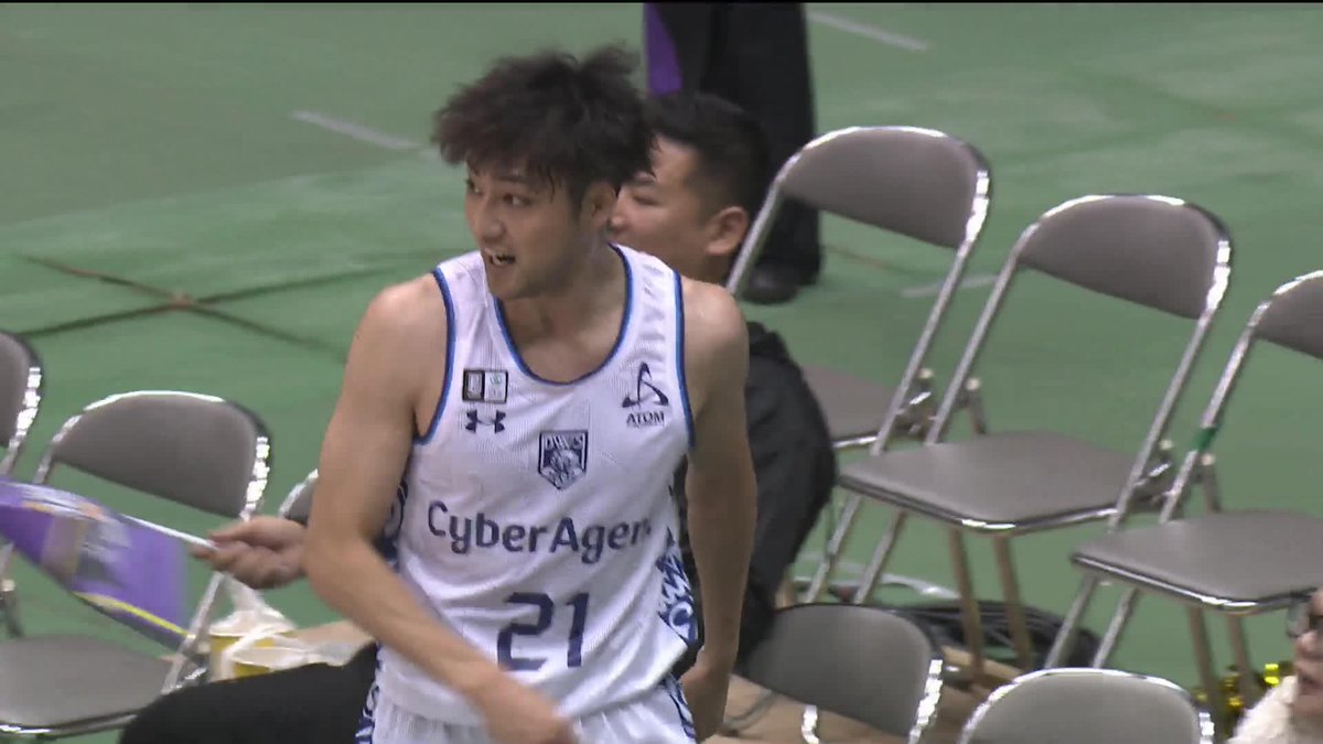 決めた本人も驚くほどの超タフショット!! 福井#21 満田の芸術的ダブルクラッチ🪄 満田丈太郎 福井ブローウィンズ 📡バスケットLIVEで見逃し視聴 #Bリーグ #りそなグループ