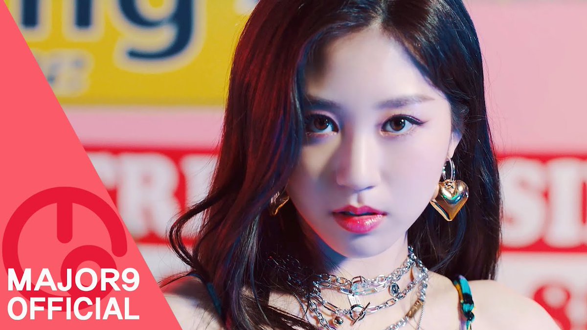 5 years ago today, Bling Bling debuted with ‘G.G.B’