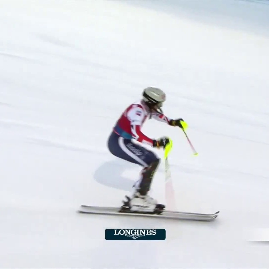 Two Brits in the top 10 at the opening men's slalom World Cup race of the season! Laurie Taylor finishes in a career-best fourth while Dave Ryding begins his final campaign with a hard-fought seventh 🚀