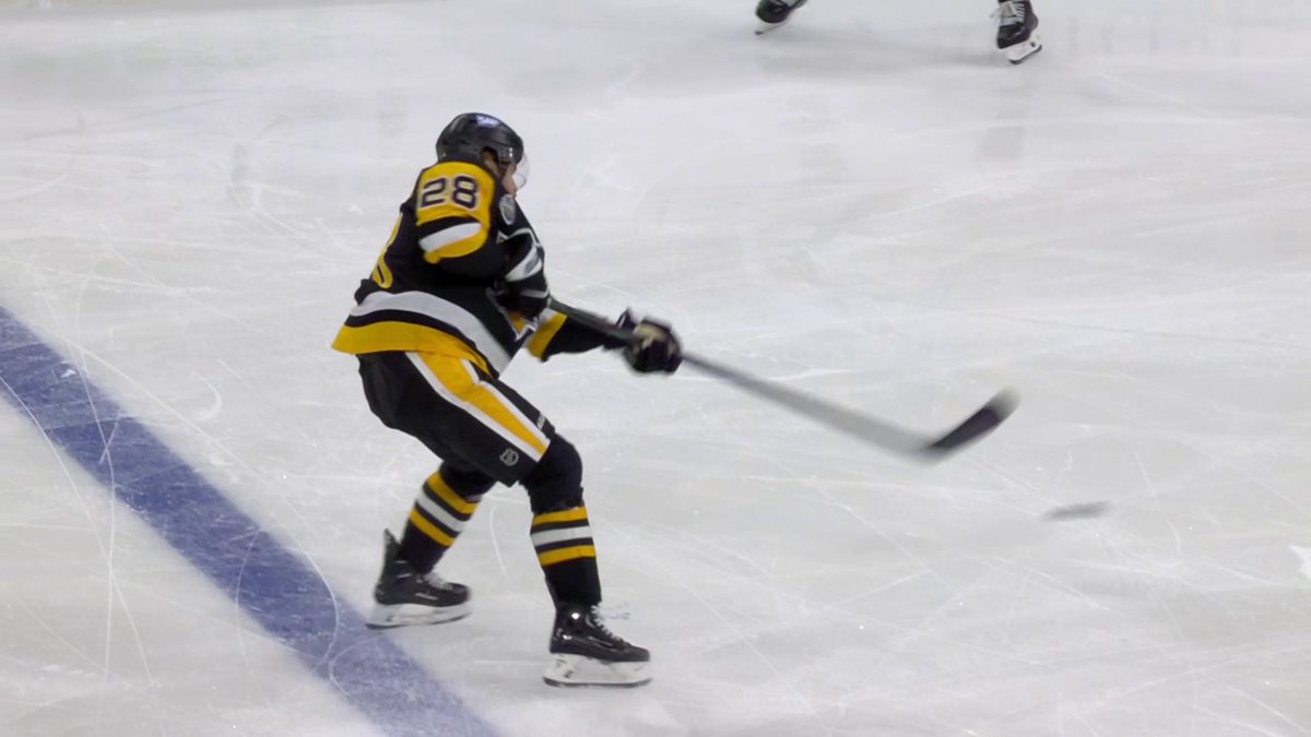 PITTSBURGH'S ON THE BOARD FIRST 🐧 Parker Wotherspoon's shot has eyes, and Erik Karlsson picks up the assist in his home country! #NHLGlobalSeries 🇺🇸: NHL Network 🇨🇦: Sportsnet or stream on Sportsnet+ ➡️