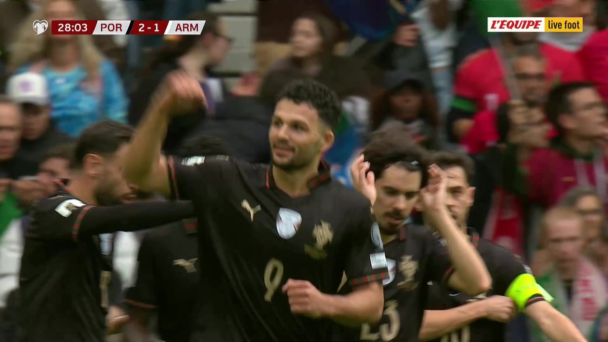 🚨 GONÇALO RAMOS QUI PROFITE DE L'ERREUR DU DÉFENSEUR !!! 🇵🇹🔫 ⚽️ L'attaquant du PSG qui a redonné l'avantage au Portugal !