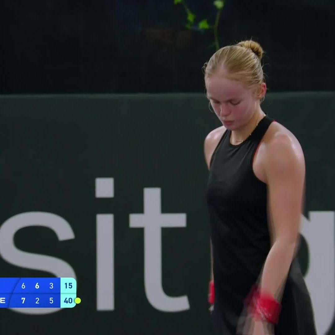 Best birthday present ever 🎁 Jeline Vandromme wins the first match of the tie for Belgium on her 18th birthday 🎂 #BJKCup