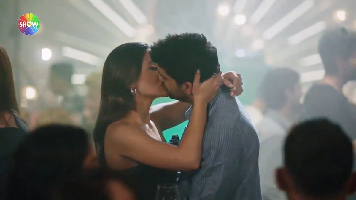 aynen knk mesela bu sahneyi sıla türkoğlunun dublörü çekmiş