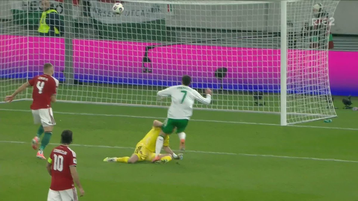 Lovely finish from Troy to latch on to a Azaz pass! Meanwhile, Jack Taylor is on for Josh Cullen. Just one more, lads! 🇭🇺 2-2 🇮🇪