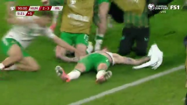 IRELAND FIND THE WINNER IN STOPPAGE TIME 🇮🇪 TROY PARROTT KEEPS THEIR FIFA WORLD CUP HOPES ALIVE AND SENDS THEM TO THE QUALIFYING PLAYOFFS 😱
