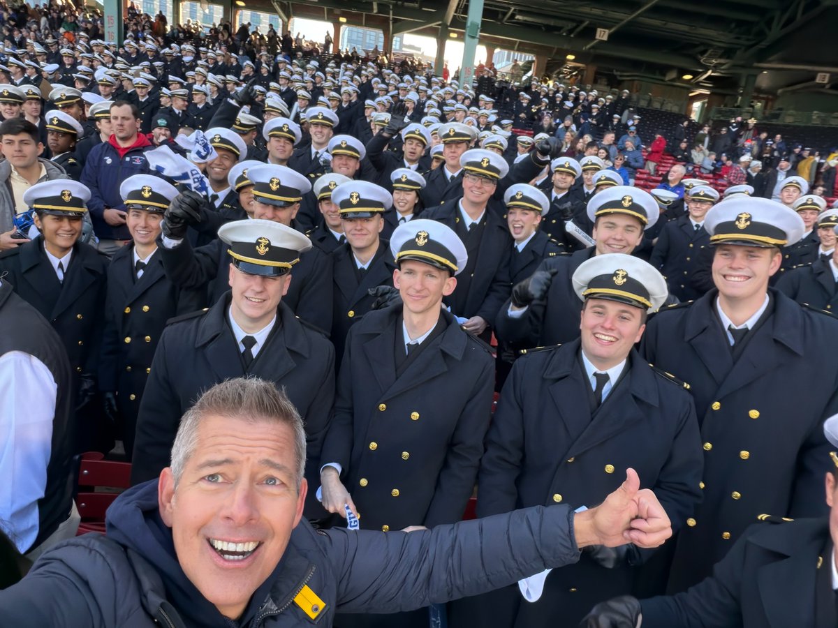 Congrats to the Merchant Mariners for WINNING against the Coast Guard at Fenway Park! 🏆 It was a great day for Kings Point who proved they may not really be the “black sheep” of the academies. 🐑