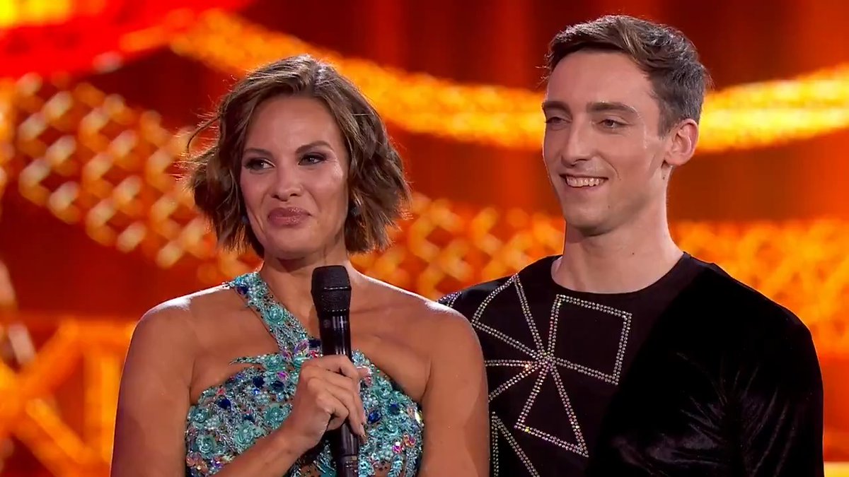 Jessica Bueno pasa de triunfar en 'Supervivientes' a brillar en 'Bailando con las estrellas' 👏🏻