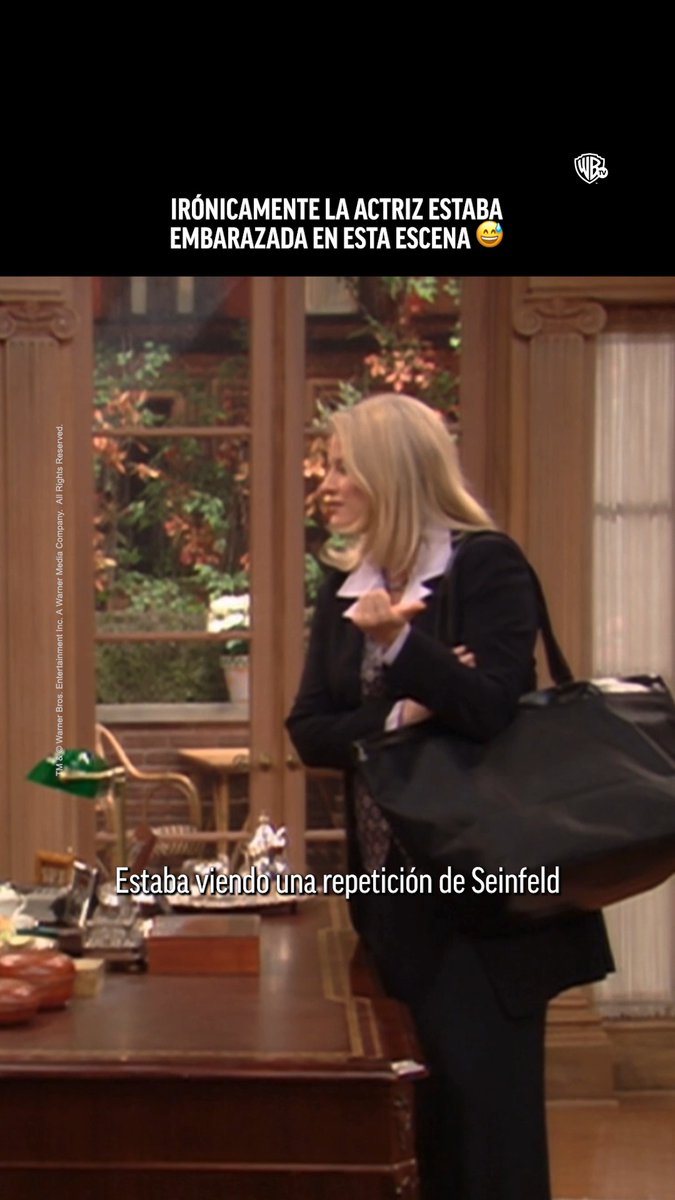 Por eso siempre tenía algo en las manos que la tapaba. 😅 #TheNanny