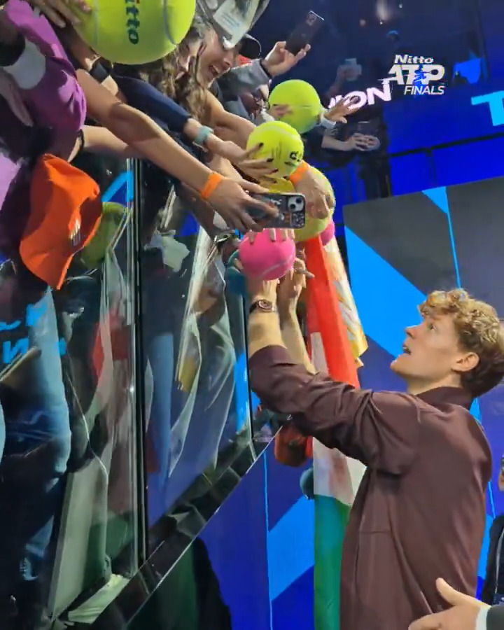 SinnerMania in full effect 🫶🇮🇹 Jannik Sinner | #NittoATPFinals
