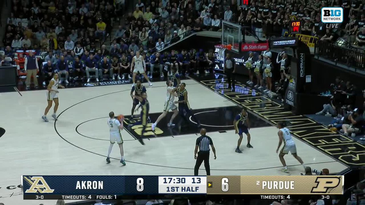 You gotta see this Braden Smith ball fake 😲 📺: BTN