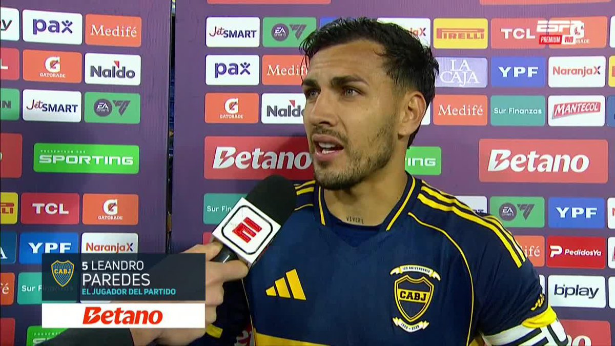 🗣️LEANDRO PAREDES en el post partido: "Felices porque no fue fácil llegar a esto, clasificar a #Libertadores y 1ros en el grupo, hay que seguir mejorando. Creo que dí confianza, sacarle responsabilidades a muchos para que puedan disfrutar, ESTÁN EN EL CLUB MÁS GRANDE DE TODA AMÉRICA, y que ellos puedan disfrutar y estar bien, para mí es un placer". S/el penal a #Cavani "Lo había hablado con 'Marche' justo antes del penal. Para nosotros es espectacular que él esté en campo, esté bien y confianza, si convierte, mejor para nosotros. ¿Para qué estamos? Para preparar el partido que viene de la mejor manera, ya que seguramente será muy difícil como todos los que jugamos”.