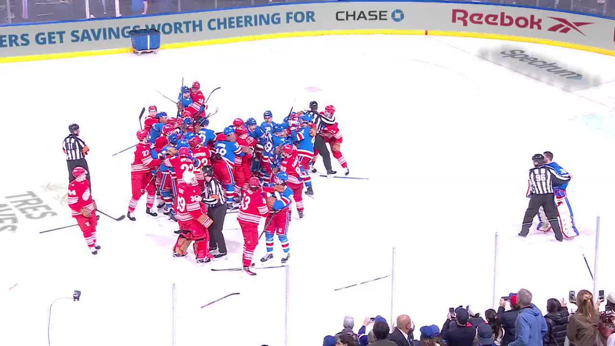 APPLETON SHOT IT INTO THE NET AFTER THE BUZZER AND THE BENCHES CLEARED 😱😳