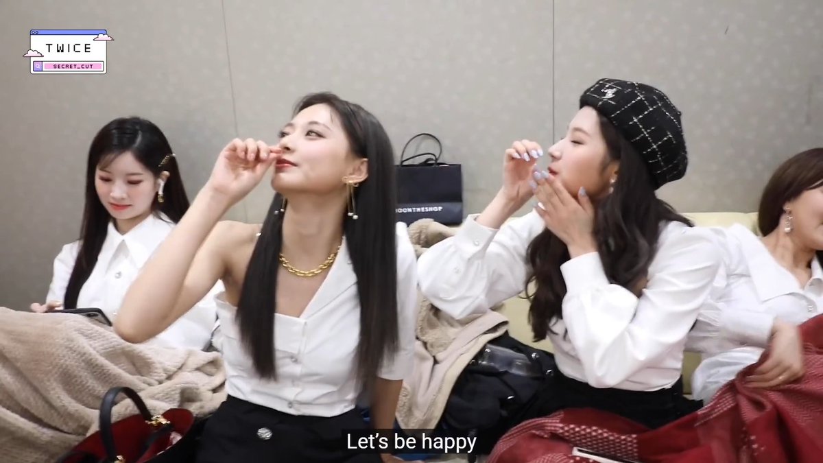 Tzuyu was so cute getting everyone to play along with her pretend alcohol commercial 😭