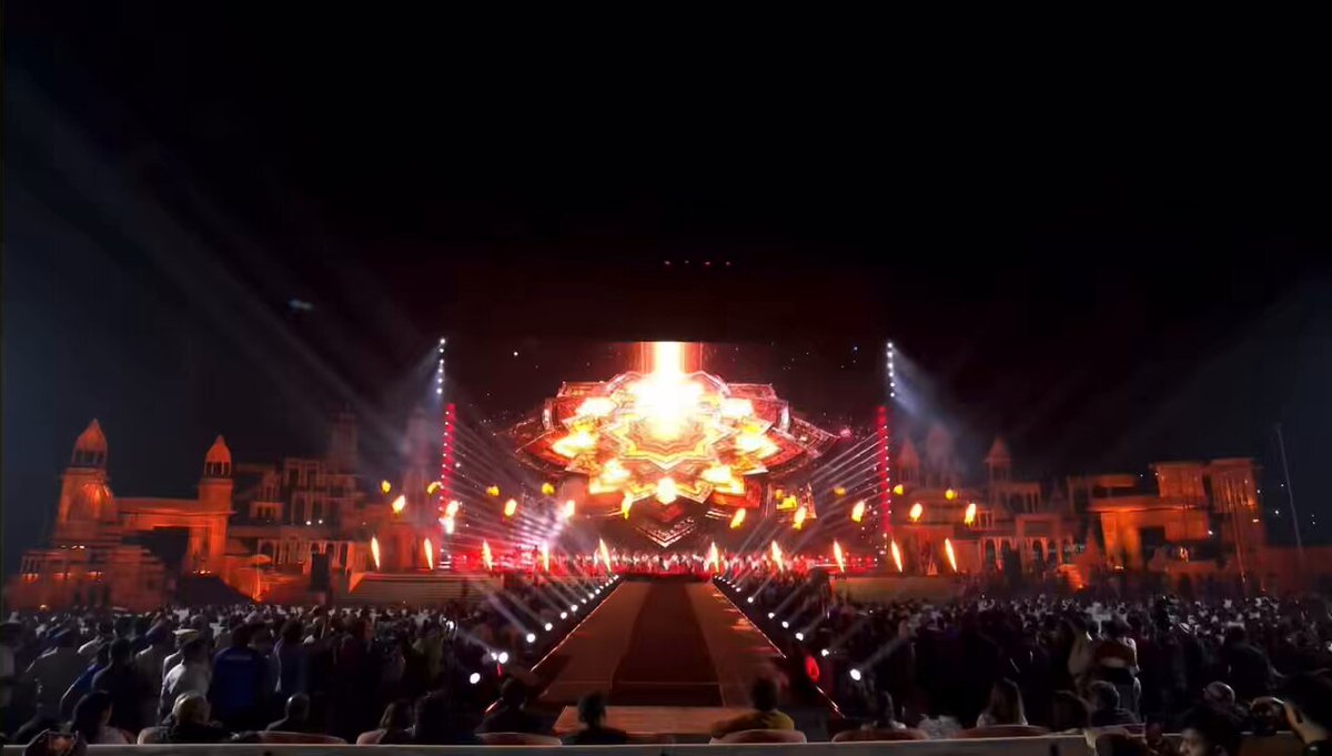 Still thinking about #Varanasi’s footage presentation event: how HUGE &amp; celebratory the introductions for #PriyankaChopraJonas &amp; #MaheshBabu𓃵 (Jai Babu!!!) were. Dancers, fireworks, confetti. ❤️🎥 #SSRajamouli @urstrulymahesh PRIYANKA mmkeeravaani Showing Business rajamouli ss