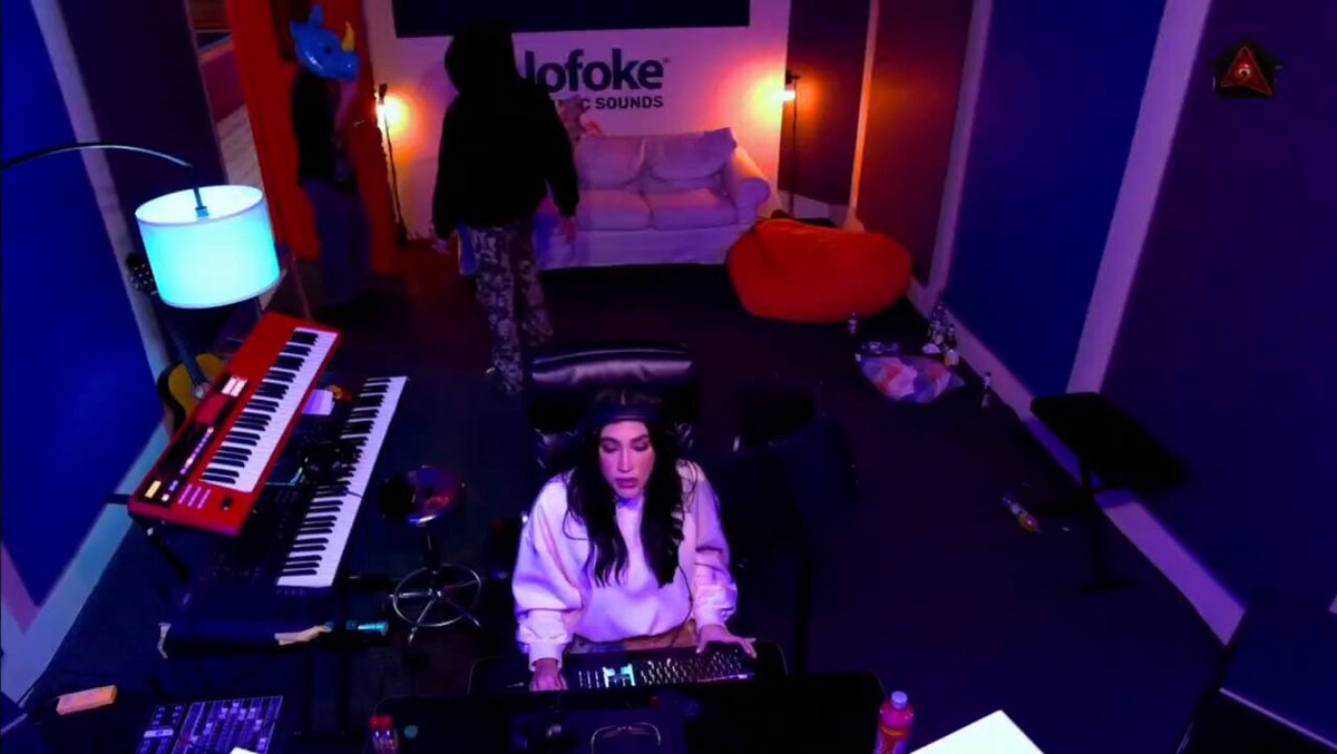 Jlexis evitandose un Clip viral con Daniela 🤣 Entra con una máscara al estudio 🎭 #LaCasaDeAlofoke2