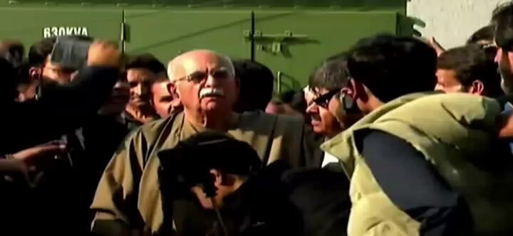🚨ہمارے انٹیلیجنس ادارے اتنے قابل ہیں کہ انہوں نے یہ پتہ لگا لیا ہے فوری کہ افغانستان سے خودکش بمبار کا تعلق تھا جس نے اسلام آباد میں خود کو اڑایا جب وہ پاکستان آ رہا تھا تب گولی کیوں نہیں ماری یہاں لوگ کیوں مروائے محمود خان اچکزئی
