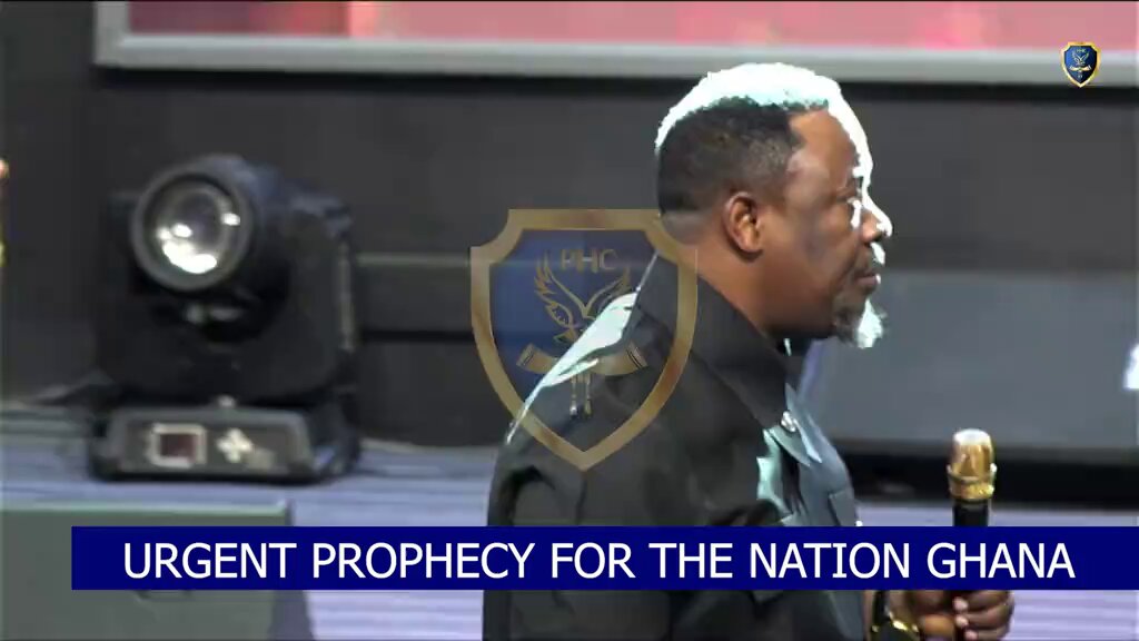 “I saw hundreds and thousands dying—There are demons looking for blood to embarrass this government” —Prophet Nigel Gaisie has issued a warning to event organizers within the Ghanaian entertainment industry concerning programs this December. He shared a revelation about chaos and fire breaking out during a large event, leading to the tragic deaths of several event attendees. He called on organizers to prioritize safety, crowd control, and emergency preparedness in all their December events.
