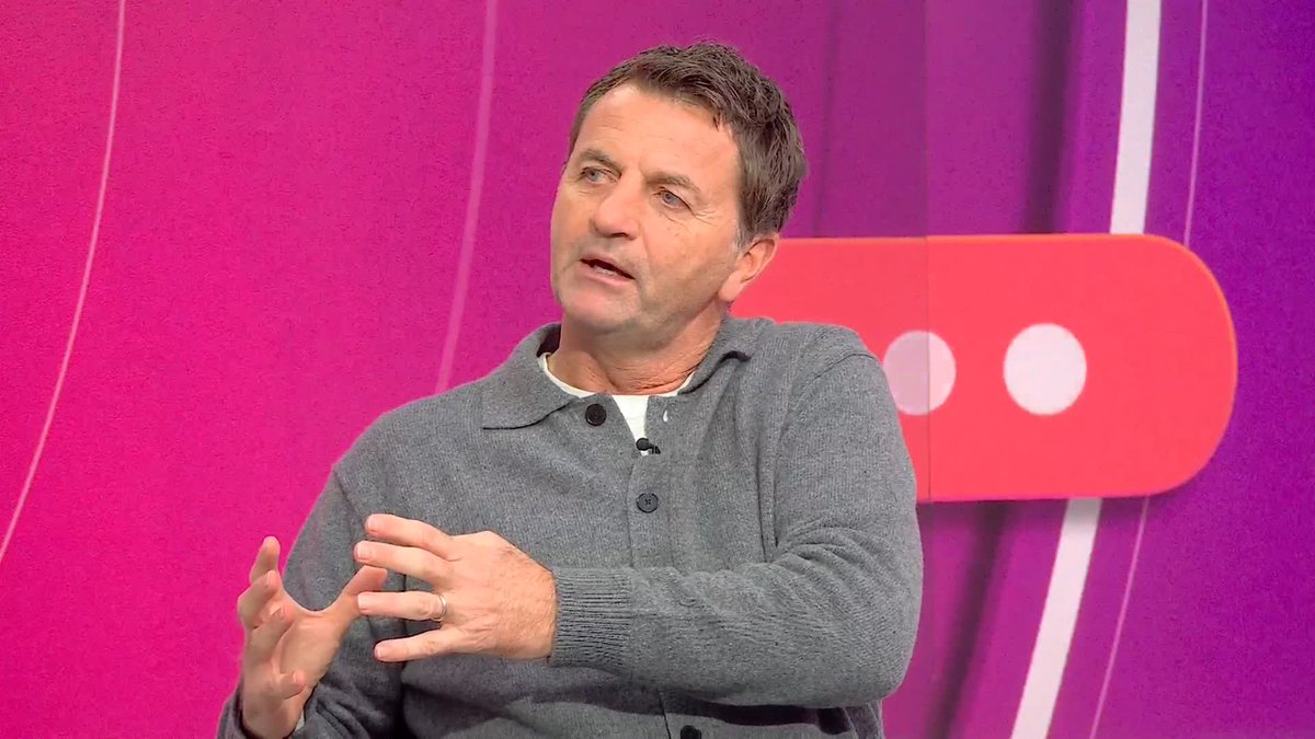 🗣️ "It seems like a trend at the moment" Tim Sherwood discusses Jude Bellingham's reaction to be substituted against Albania.