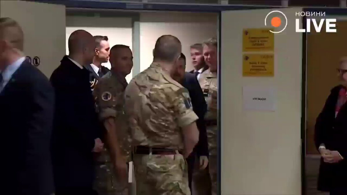 ❗️Zelenskyy and Macron visited the headquarters of the multinational forces of the Coalition of the Willing. The headquarters of the forces, led by France and the United Kingdom, began operations in Paris several weeks ago. It is engaged in planning the deployment of multinational peacekeeping forces in Ukraine after a peace agreement is reached. Video: Reuters