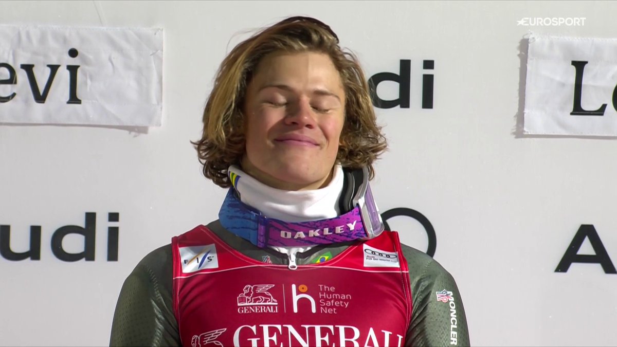 Ontem aconteceu uma coisa muito foda. O Lucas Pinheiro foi CAMPEÃO na etapa do Mundial de ESQUI! Foi o PRIMEIRO OURO de um brasileiro nas Copas do Mundo de esportes de inverno! ❄️🇧🇷