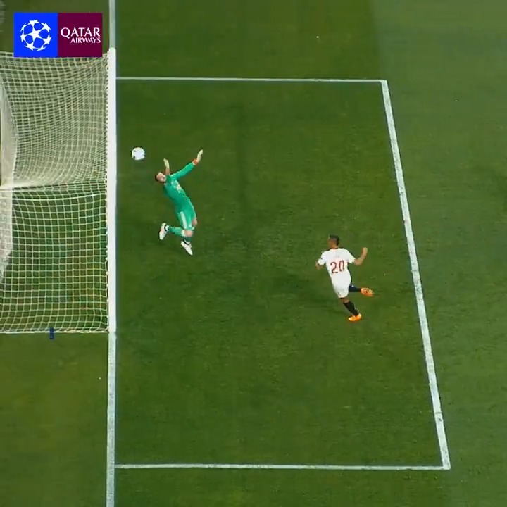 Why do saves from headers always look so good? 😍 Best one here? ⛔ @QatarAirways | #LetsFly