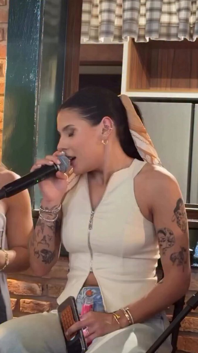 Simplesmente Ana Castela cantando “Sozinho” 😮‍💨