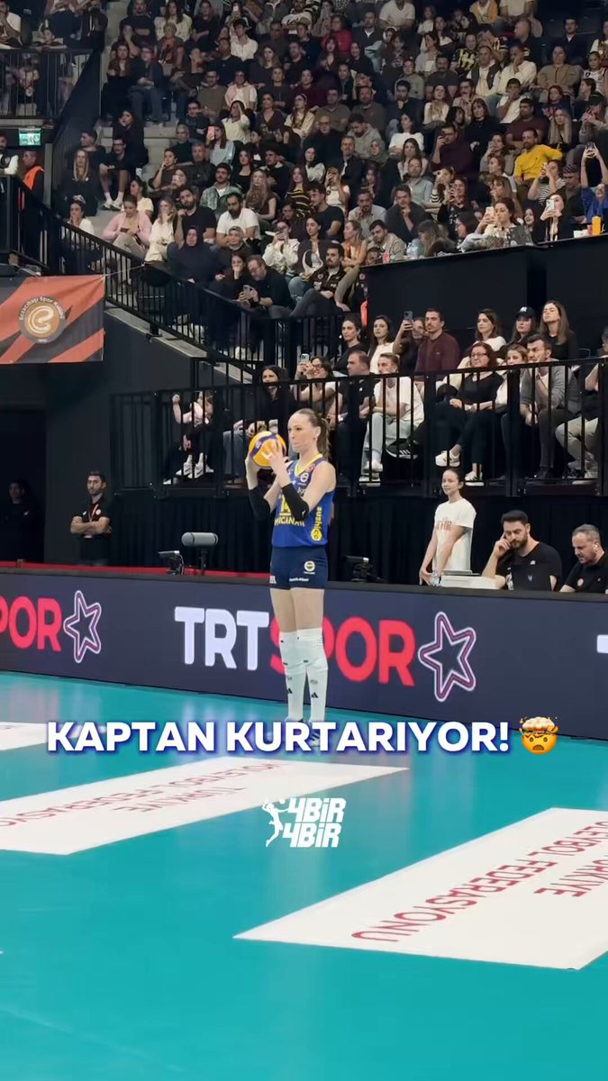 🤯 KAPTAN EDA ERDEM'DEN 𝐈̇𝐍𝐀𝐍𝐈𝐋𝐌𝐀𝐙 𝐊𝐔𝐑𝐓𝐀𝐑𝐈𝐒̧! 🟡🔵 Kaptan Eda Erdem'den bu sezon ilk kez süre aldığı Eczacıbaşı Dynavit - Fenerbahçe Medicana karşılaşmasında harika defansını Melissa Vargas bitiriyor!