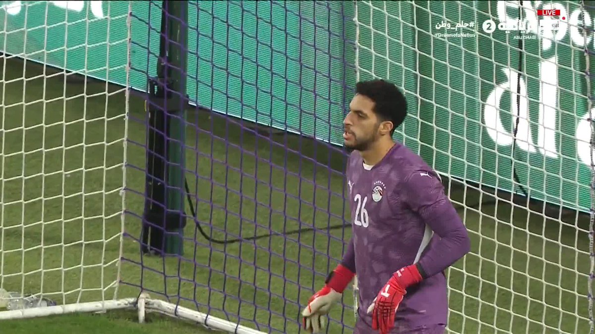 مدرب مصر حسام حسن قام باستبدال حارس الفريق محمد الشناوي قبل ضربات الجزاء امام الرأس الاخضر.. الحارس البديل مصطفى شوبير نجح بعدم استقبال اي هدف خلال ضربات الجزاء! — تصدى لركلتين جزاء واضاع لاعبي الخصم مرتين! 4 تسديدات — 0 هدف في مرمى مصر 😨🧤