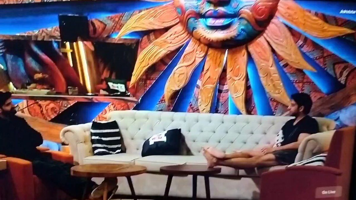 That day, Farhana didn’t just target Gaurav’s profession, she also insulted his fans. That’s why he lost his cool. But the makers smartly edited that part out of the main episode. #GauravKhanna #BiggBoss19 #BB19 #BB19LiveFeed