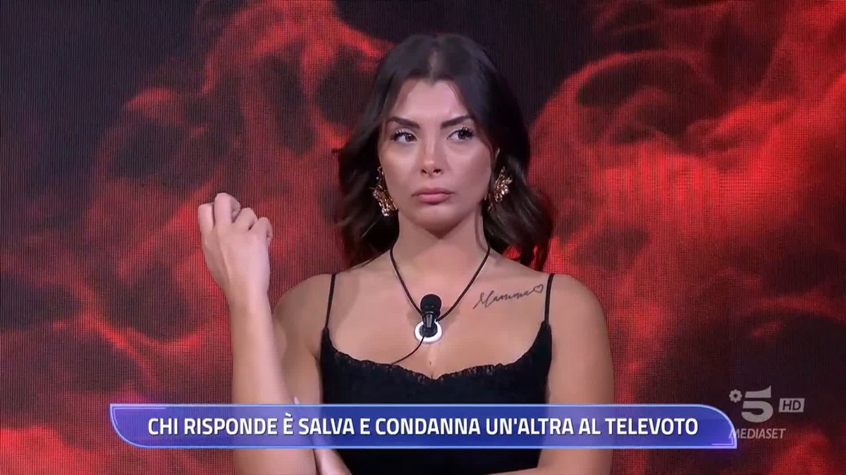 Il telefono squilla una seconda volta: Rasha è salva e condanna al televoto Francesca #GrandeFratello