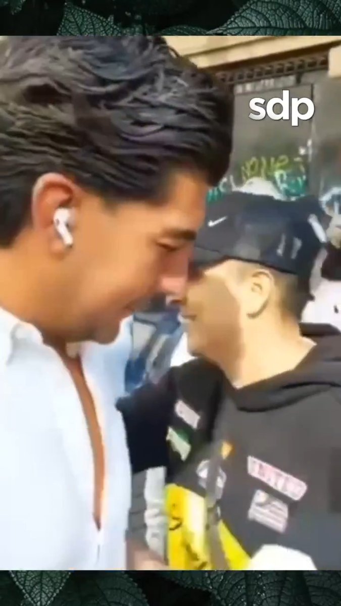 🤡 HUMILLAN A VOCERO DE SALINAS PLIEGO 🤡 Un asistente a la marcha de la supuesta "generación Z" humilló a uno de los gatos de Don Ricardo Salinas Pliego (Manuel Lopez San Martin) y le reclamó COMPLETAMENTE EN VIVO que pagara sus impuestos. ¿Crees que Ricardo debería hacerle caso? Los leo...