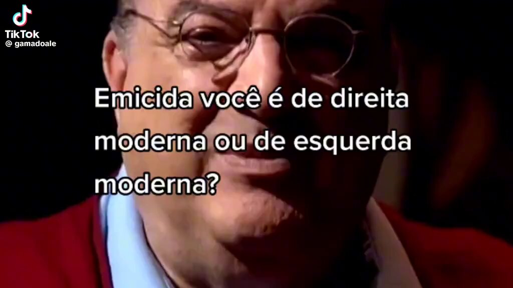 "Quem ta no meio cai pra direita"