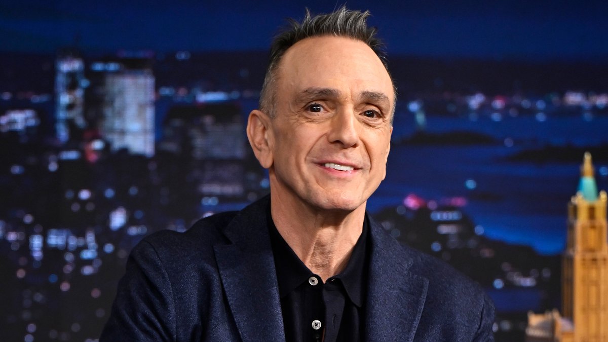 “This show is like Downton Abbey on acid.” -Hank Azaria on his new series The Artist 😭 #FallonTonight