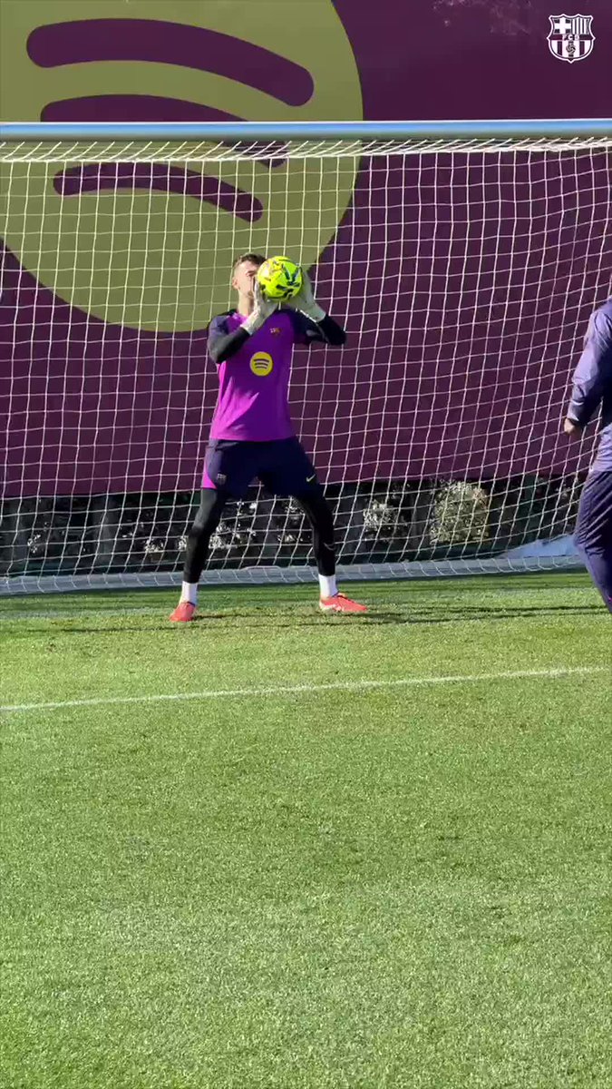 Trabajando bajo palos 🧤