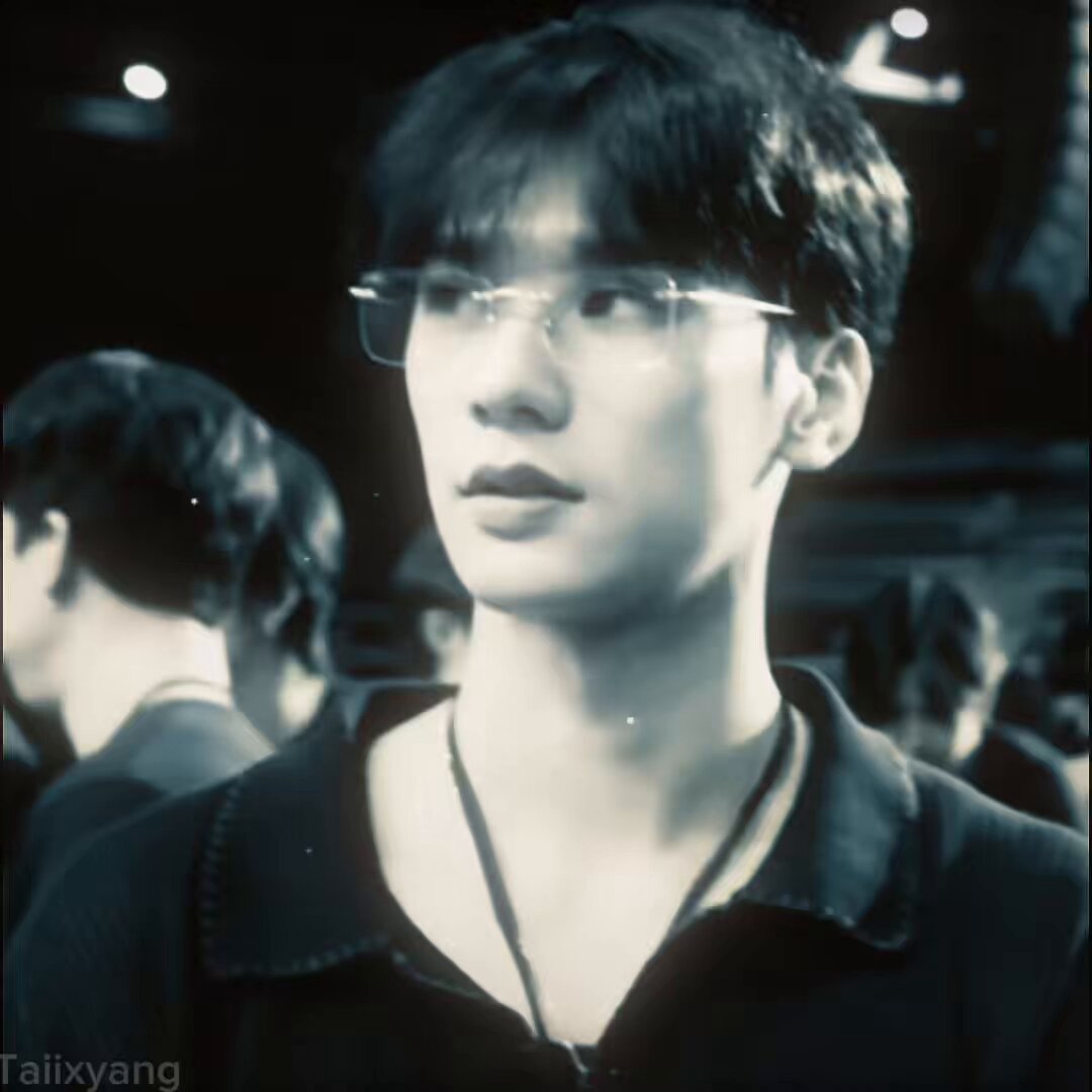 "Last time he wore glasses, everyone went crazy" - Namping #kengharit: DMD sports day vlog 2025