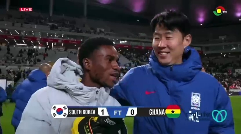 ✨ Baller recognises baller. Medeama SC star Kelvin Nkrumah with Son after Ghana's game against South Korea. #GPL