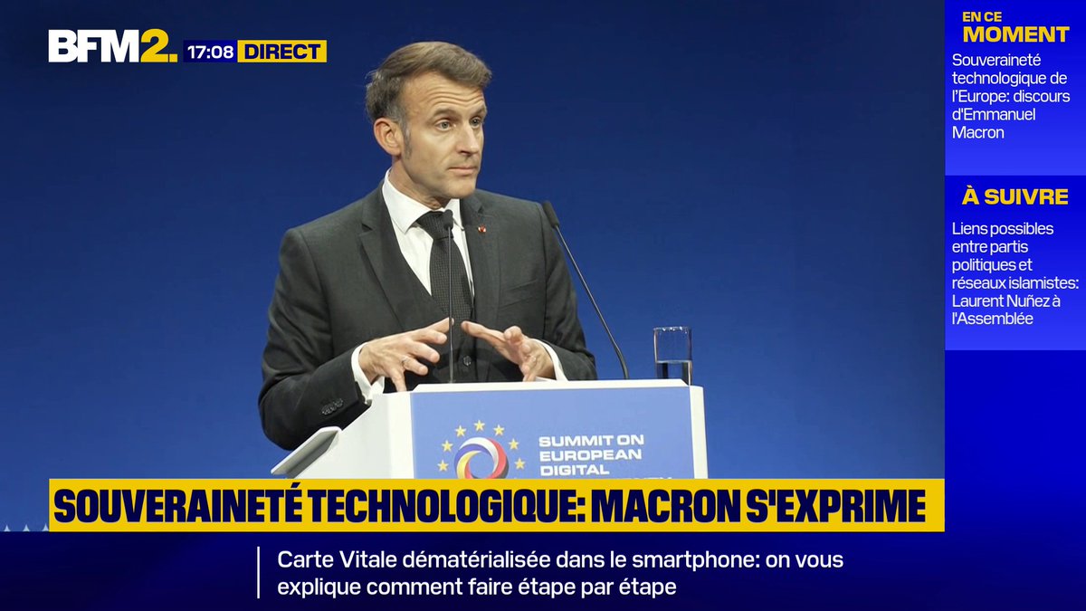 Un Jour. Un Sketch. Il parle de souveraineté en parlant en anglais.